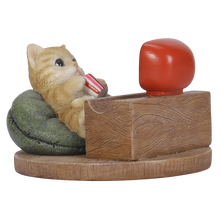 画像をギャラリービューアに読み込む, テレビを見る茶トラ スマホスタンド|WooBia(ウービア)