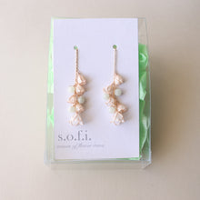 画像をギャラリービューアに読み込む, 鈴蘭とひすいのピアス|s.o.f.i. (ソフィー)