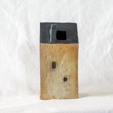 画像をギャラリービューアに読み込む, 黒い屋根の家の一輪挿し(大)|とうげい hanaga(トウゲイ ハナガ)