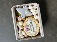 画像をギャラリービューアに読み込む, 幸せを贈る、おめでとうのクッキー缶|ATELIER CHUCOLA(アトリエチュコラ)