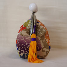 画像をギャラリービューアに読み込む, あめ玉がま口ポーチ シロ|PlusDot+.(プラスドット)