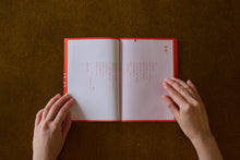 画像をギャラリービューアに読み込む, ショートストーリーブック/60STORIES ー 60才の東京タワーと60のわたしの話 ―|NUDE LAMP(ヌードランプ)