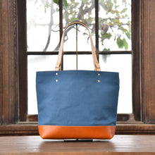 画像をギャラリービューアに読み込む, MUDITA HILL|岡喜近江牛レザーと高島帆布で作った 2フラップトート 【びわ湖ブルー×ブライトキャメル】|Cogocoro(コゴコロ)