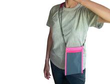 画像をギャラリービューアに読み込む, カラビナ付きサコッシュ|inheri(インハリ)