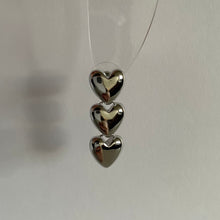 画像をギャラリービューアに読み込む, ハート3連ピアス|Novedad.(ノベダ)