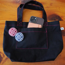 画像をギャラリービューアに読み込む, こぎん刺しブローチ/うろこ|PlusDot+.(プラスドット)