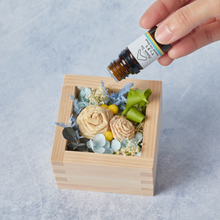 画像をギャラリービューアに読み込む, フラワーディフューザー・吉野ヒノキ精油5mlセット【クリスマス フラワーギフトおすすめ】| Phnom Toi(プノントイ)