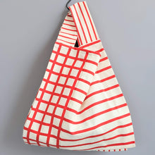 画像をギャラリービューアに読み込む, 作家オリジナル生地でつくった手持ちタイプのアシメフリルバッグ|takutomo(タクトモ)