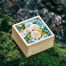 画像をギャラリービューアに読み込む, ヒノキフラワーBOX -KONATSU-【クリスマス フラワーギフトおすすめ】|PhnomToi(プノントイ)