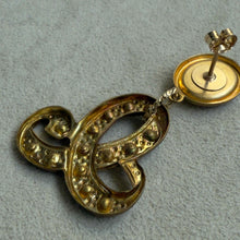 画像をギャラリービューアに読み込む, 【ピアス】静かな季節に輝きを灯す、シルバーブルーとリボンのアシンメトリーピアス|ERIKOART(エリコアート)