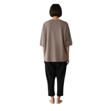画像をギャラリービューアに読み込む, 和紙糸七分袖ティーシャツベンガラ染琥珀斑絞染|aina style(アイナスタイル)