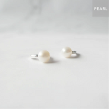 画像をギャラリービューアに読み込む, パール ハギーピアス(シルバー925)|SMUK(スムーク)