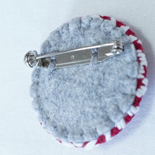 画像をギャラリービューアに読み込む, こぎん刺しブローチ/うろこ|PlusDot+.(プラスドット)