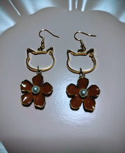 画像をギャラリービューアに読み込む, 猫耳カットとオレンジの花モチーフピアス|mimine(ミミンヌ)