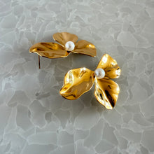 画像をギャラリービューアに読み込む, ゴールドフラワーピアス|Novedad.(ノベダ)