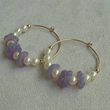 画像をギャラリービューアに読み込む, 【ピアス】耳元に咲く静けさ アメジストオパールフラワーとパールの14KGFフープピアス|ERIKOART(エリコアート)