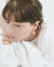 画像をギャラリービューアに読み込む, flower pearl hoop|felice(フェリーチェ)