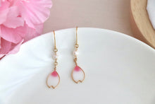 画像をギャラリービューアに読み込む, 桜の花びらと淡水パールのピアス.イヤリング(白)|Lab407(ラボヨンマルナナ)
