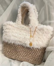 画像をギャラリービューアに読み込む, ふわふわファーのミニトートバッグ|M'S CROCHET(エムズクロシェット)