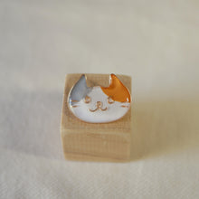 画像をギャラリービューアに読み込む, ごきげんな猫のちいさなブローチ 三毛|Little Plum(リトルプラム)