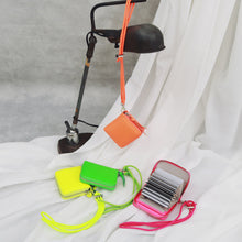 画像をギャラリービューアに読み込む, 蛍光レザーストラップ付き・ジャバラカードウォレット|perche(ペルケ)