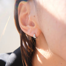 画像をギャラリービューアに読み込む, Silver925 ぷっくりピアス小|HOTARU(ホタル)