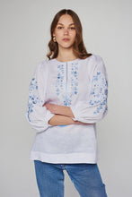 画像をギャラリービューアに読み込む, 刺繍入りブラウス・青い花|Ukrainian Embroidery Wear ”Mavka”(ウクライナシシュウノアパレル マウカ)