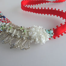 画像をギャラリービューアに読み込む, 宝石箱//立体刺繡のリボンネックレス|hanmmmo(ハンモ)