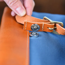 画像をギャラリービューアに読み込む, MUDITA HILL|岡喜近江牛レザーと高島帆布で作った よこショルダーバッグ Sサイズ 【びわ湖ブルー・ブライトキャメル】|Cogocoro(コゴコロ)