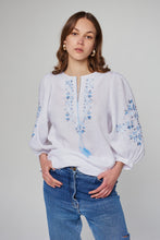 画像をギャラリービューアに読み込む, 刺繍入りブラウス・青い花|Ukrainian Embroidery Wear ”Mavka”(ウクライナシシュウノアパレル マウカ)