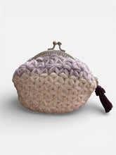 画像をギャラリービューアに読み込む, 上品な大人の花柄 薄紫とホワイトのキラキラがま口ポーチ パールタッセル付き|M'S CROCHET(エムズクロシェット)