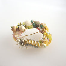 画像をギャラリービューアに読み込む, コロニーリースブローチ//たんぽぽ|hanmmmo(ハンモ)