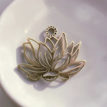画像をギャラリービューアに読み込む, 蓮の華 工芸ネックレス オールステンレス仕様|metallico (メタリコ)