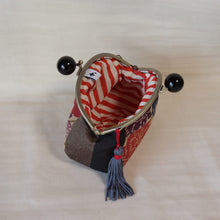 画像をギャラリービューアに読み込む, あめ玉がま口ポーチ クロ|PlusDot+.(プラスドット)