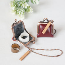 画像をギャラリービューアに読み込む, ◆数量限定カラー◆ 持ち歩ける【大きめ】本革リングケース(ボルドー)| 出先での指輪の保管に | 遺骨リングケースとしても|Des Ailes(デゼル)