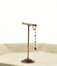 画像をギャラリービューアに読み込む, 赤い煌めき ガーネットシングルピアス|bis.(ビス)