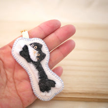 画像をギャラリービューアに読み込む, 和み猫のキーホルダー はちわれ ながのび|Little Plum(リトルプラム)