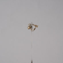 画像をギャラリービューアに読み込む, キラキラパヴェボールとツヤツヤゴールドボールのコンビイヤリング|BLANCHE NEIGE(ブランシュネージュ)