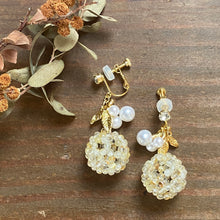 画像をギャラリービューアに読み込む, フラーレン ルチルクオーツ 2mm ボタニカルパール ピアス・イヤリング|紬(ツムギ)