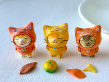 画像をギャラリービューアに読み込む, 猫をかぶった猫さん(黄トラ)|手ノヒラ堂(テノヒラドウ)