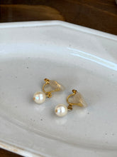 画像をギャラリービューアに読み込む, 「月の雫珠」国産あこや真珠バロックパール*サージカルステンレス・イヤリング(ショート)|ツバメ舎(ツバメシャ)