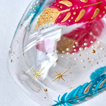 画像をギャラリービューアに読み込む, カラフルなフェザーが舞う-Wウォールグラス|RYUEN(リュウエン)