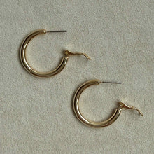 画像をギャラリービューアに読み込む, 【ピアス】耳元で遊ぶ、クラシックとモードが融合した大人のためのマルチWAYフープピアス|ERIKOART(エリコアート)