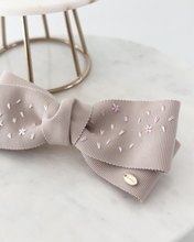 画像をギャラリービューアに読み込む, さくら フランス刺繍 リボンバレッタ|SUNNY RIBBON(サニーリボン)