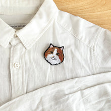 画像をギャラリービューアに読み込む, 触りたくなるようなモフモフのネコ・コロンのブローチ|maltamarie(マルタマリエ)