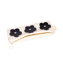 画像をギャラリービューアに読み込む, Flower Pencil Case|Cherry on top(チェリーオントップ)
