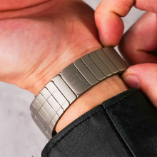 画像をギャラリービューアに読み込む, Apple Watch Band LINEAR-002 - Silver|Bandee Joy(バンディージョイ)