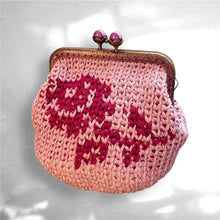 画像をギャラリービューアに読み込む, 赤いバラのがま口ポーチ|M'S CROCHET(エムズクロシェット)