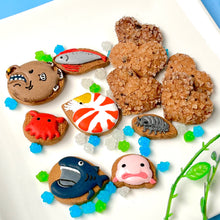 画像をギャラリービューアに読み込む, 深海魚ver カラフルで可愛いアイシングクッキー缶|ケーキ工房 アンドンカフェ(ケーキコウボウ アンドンカフェ)