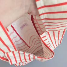 画像をギャラリービューアに読み込む, 作家オリジナル生地でつくった手持ちタイプのアシメフリルバッグ|takutomo(タクトモ)